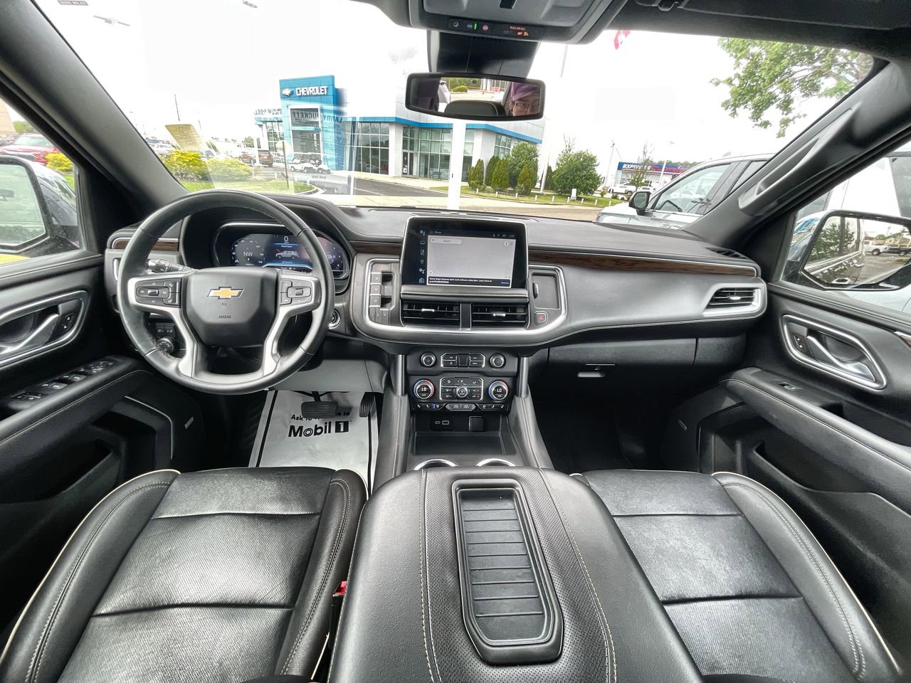 Used 2023 Chevrolet Suburban Premier AWD/4WD image 20