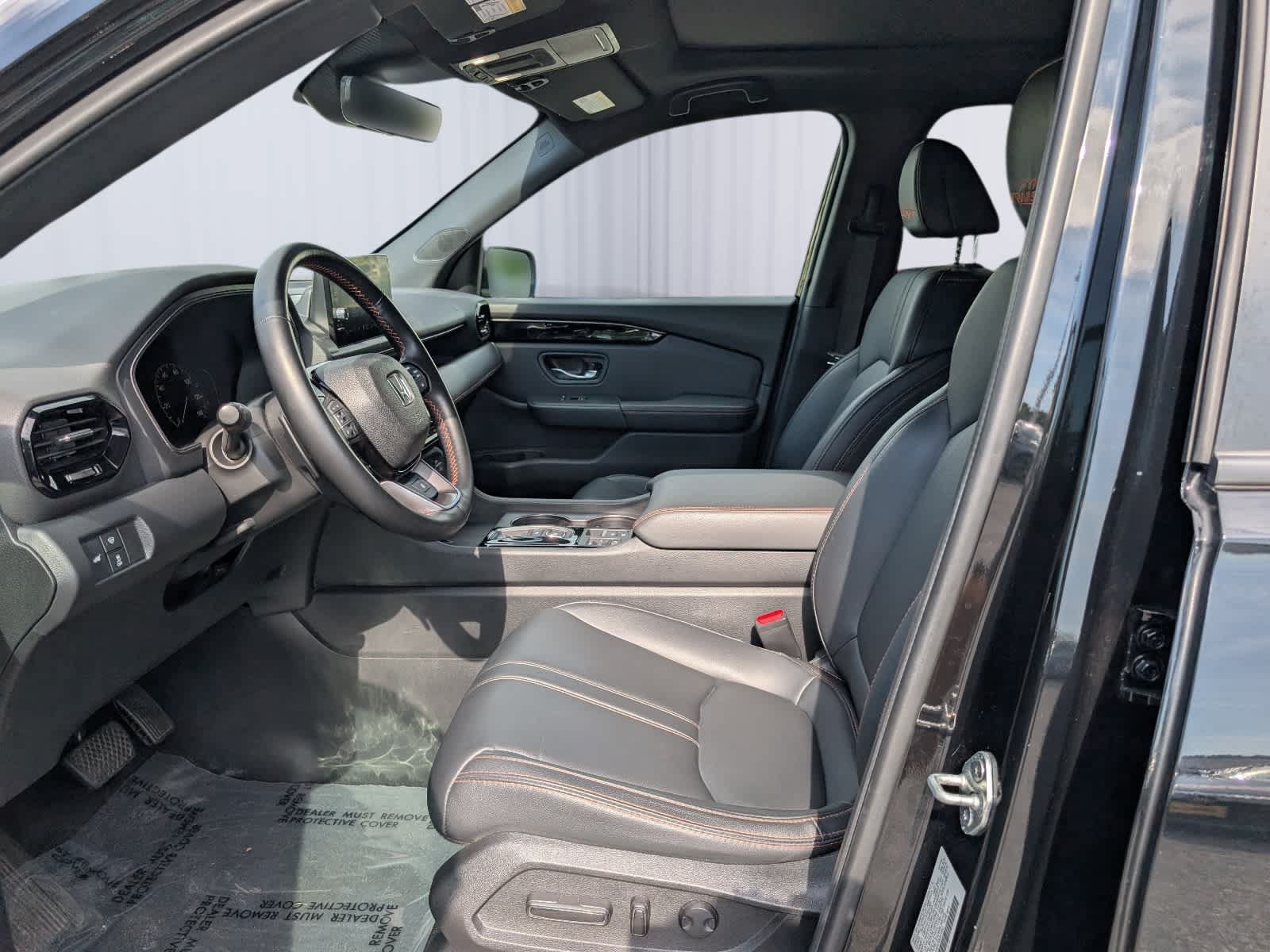 Certified 2025 Honda Pilot TrailSport image 18