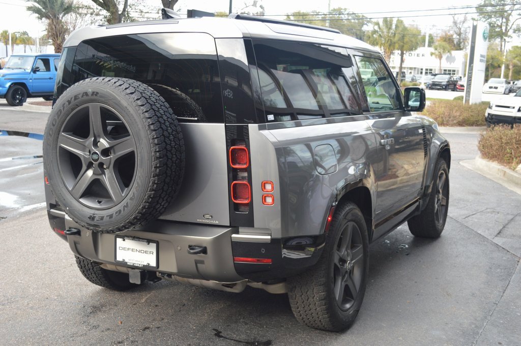 Used 2024 Land Rover Defender 90 X-Dynamic SE image 7
