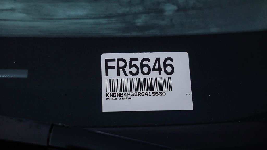 Used 2024 Kia Carnival LX image 33