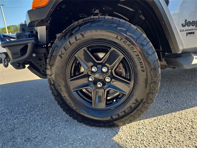 Used 2021 Jeep Gladiator Sport image 29