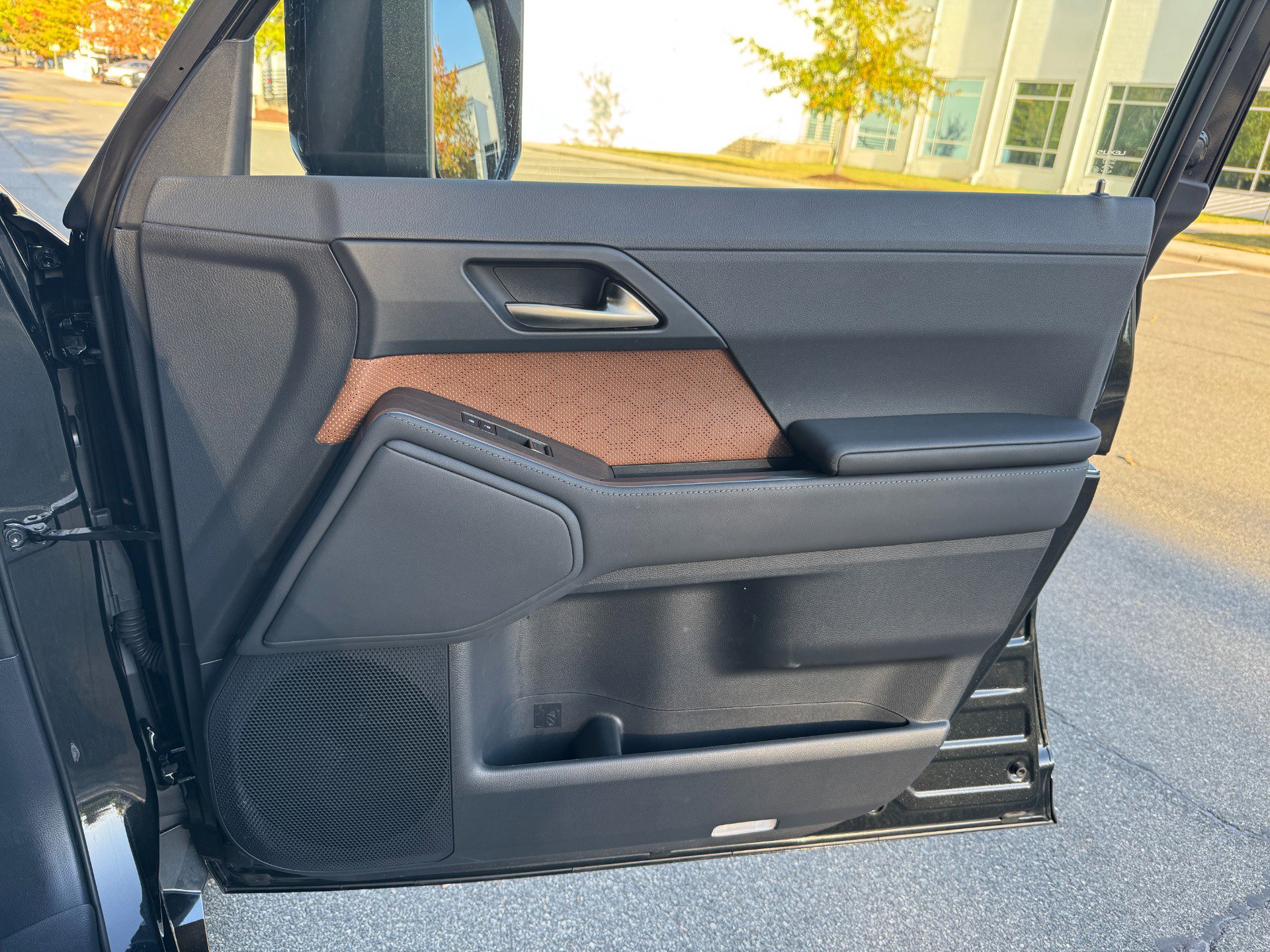 Used 2024 Lexus GX 550 image 48