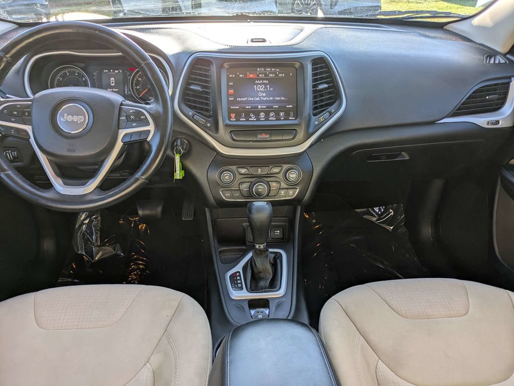 Used 2015 Jeep Cherokee Latitude FWD image 15