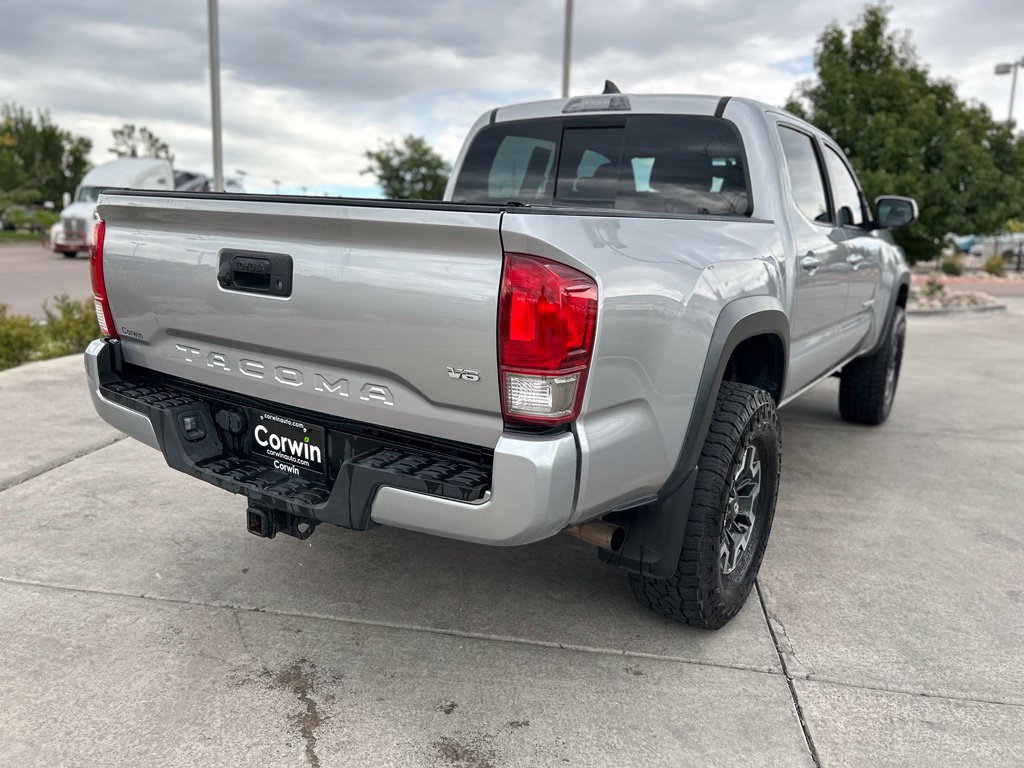 Used 2017 Toyota Tacoma TRD Off-Road w/ Tow Package AWD/4WD image 9