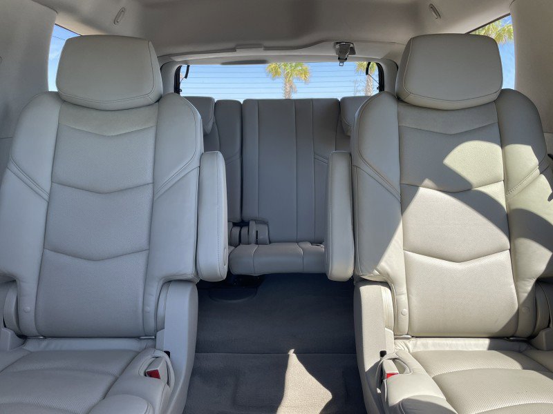 Used 2020 Cadillac Escalade Premium Luxury image 13