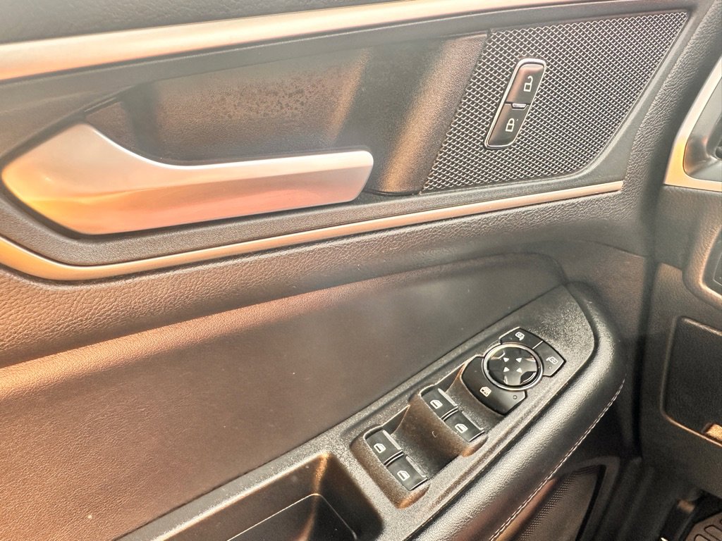 Used 2024 Ford Edge SEL image 38