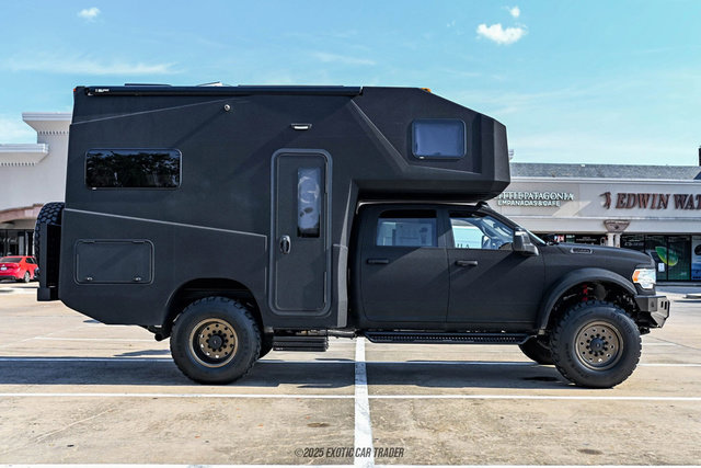 Used 2024 RAM 5500 4x4 Crew Cab image 9