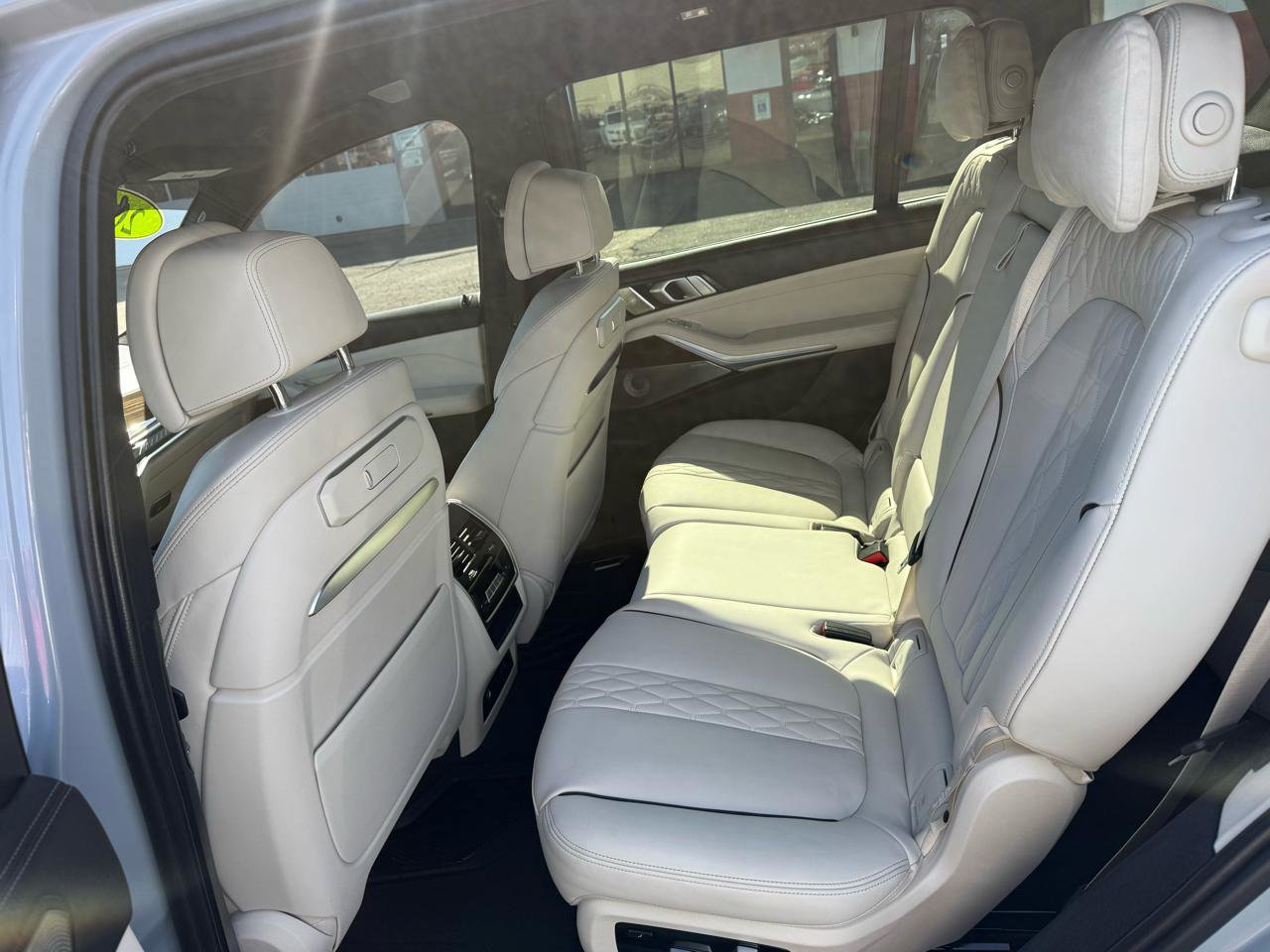 Used 2025 BMW X7 M60i image 37