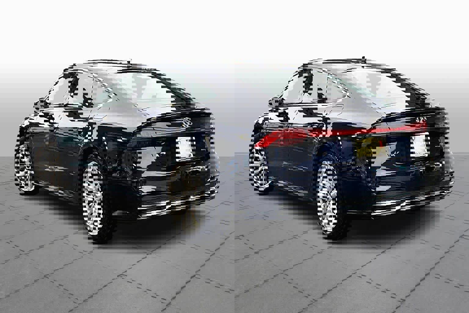 Used 2021 Audi A7 e Premium Plus w/ Interior Protection Package image 11