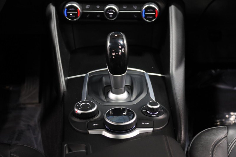 Used 2017 Alfa Romeo Giulia w/ Cold Weather Package RWD image 59