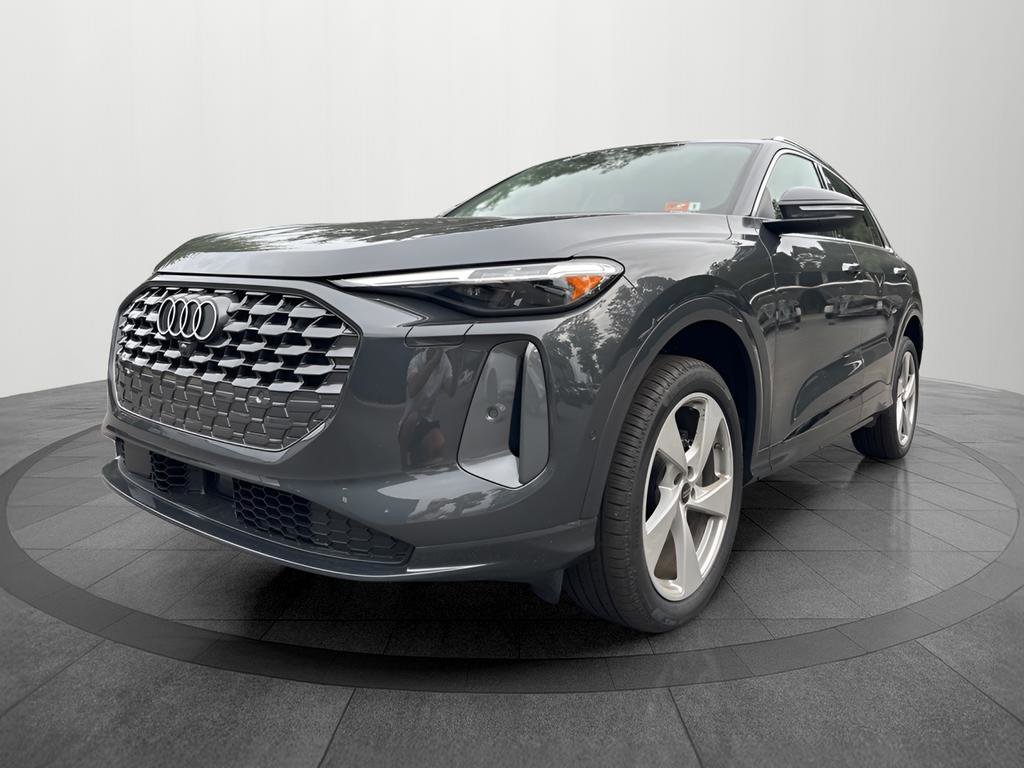 Used 2025 Audi Q5 Premium Plus w/ Premium Plus image 1