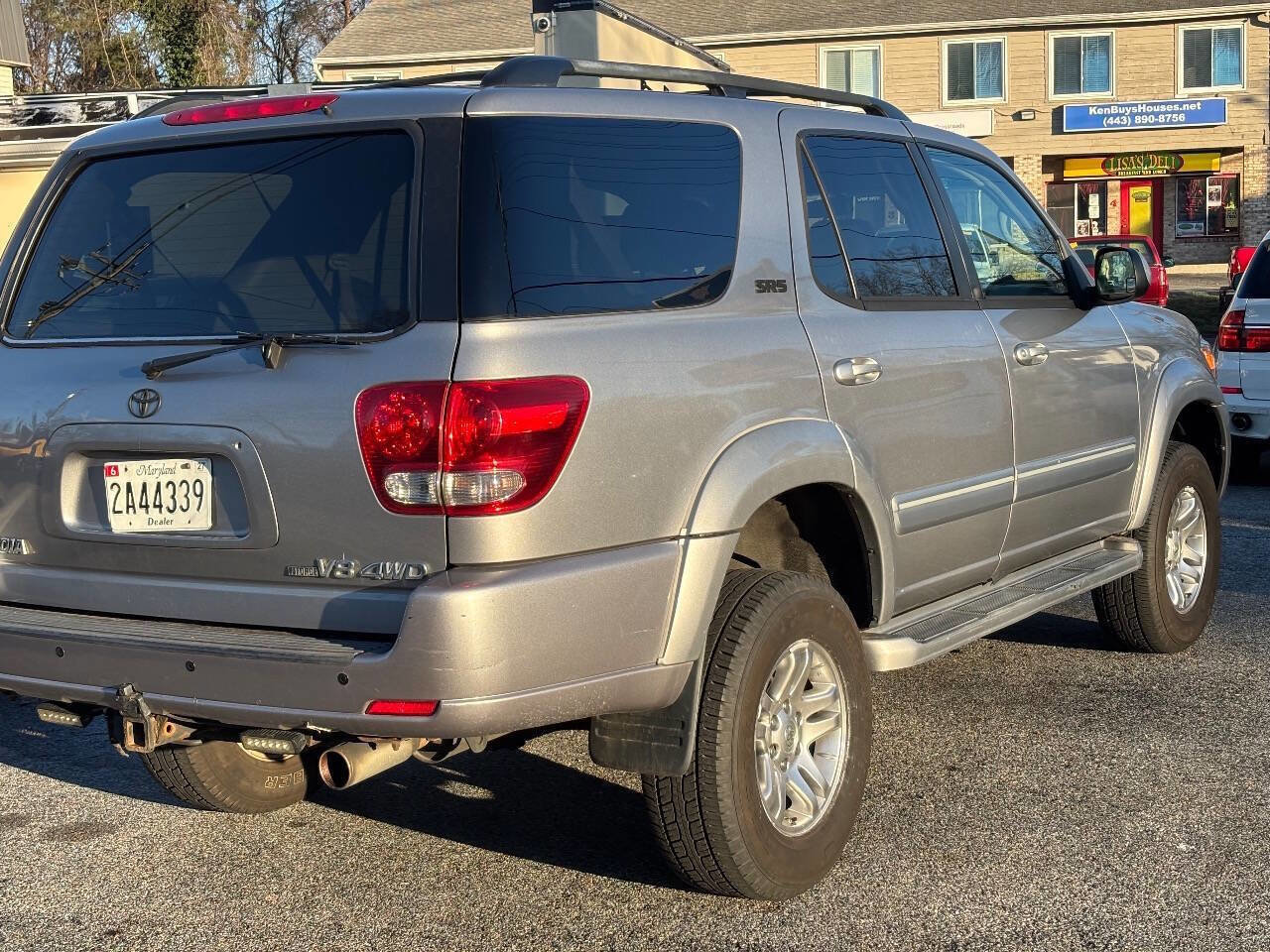 Used 2005 Toyota Sequoia SR5 image 5