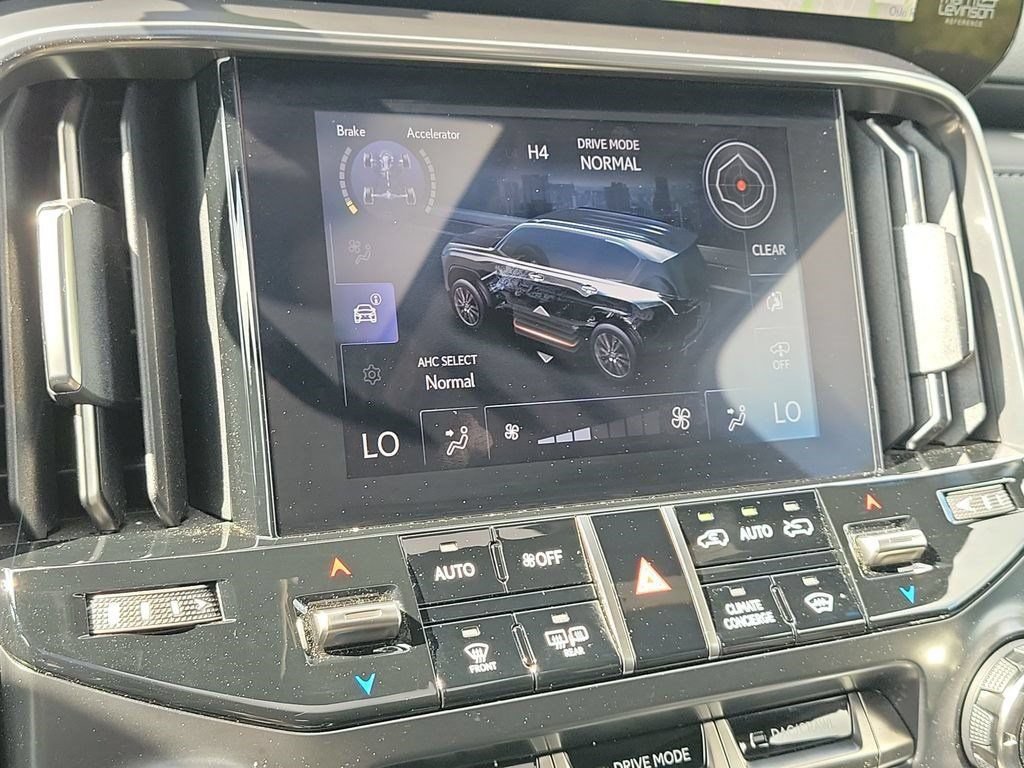 Used 2024 Lexus LX 600 F Sport AWD/4WD image 17