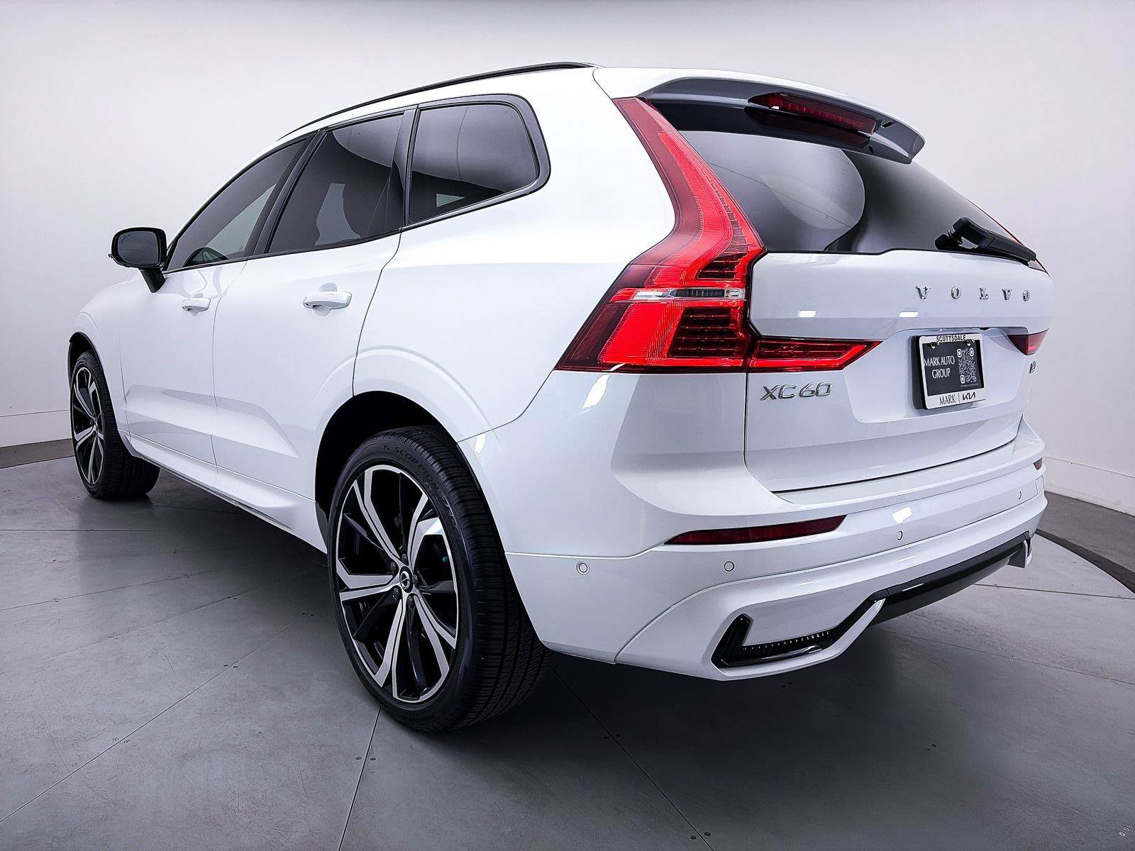 Used 2023 Volvo XC60 B5 Ultimate w/ Protection Package AWD/4WD image 40