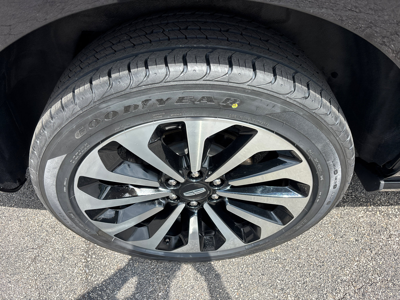 Certified 2024 Lincoln Navigator L Reserve AWD/4WD image 10