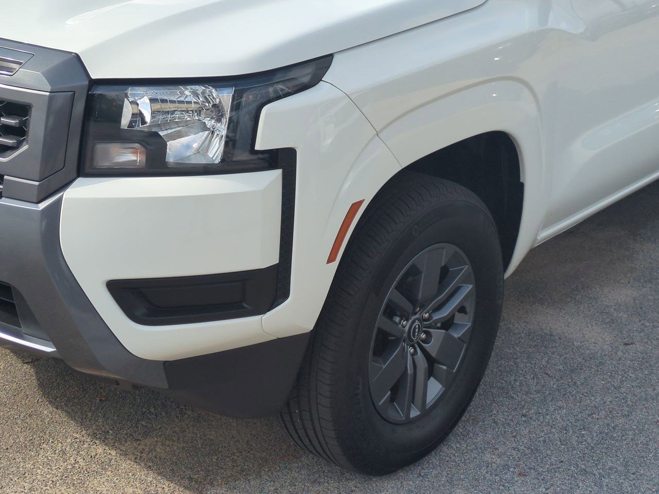 Certified 2025 Nissan Frontier SV RWD image 10