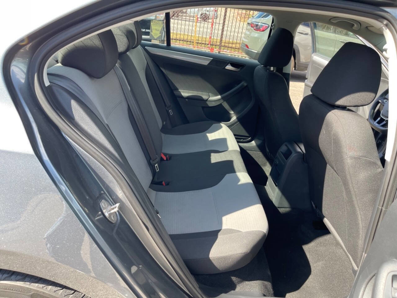 Used 2017 Volkswagen Jetta S image 18