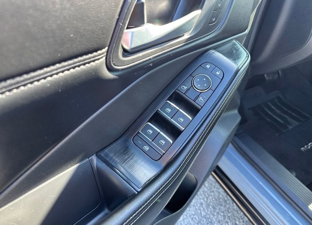 Used 2023 Nissan Rogue SL image 12