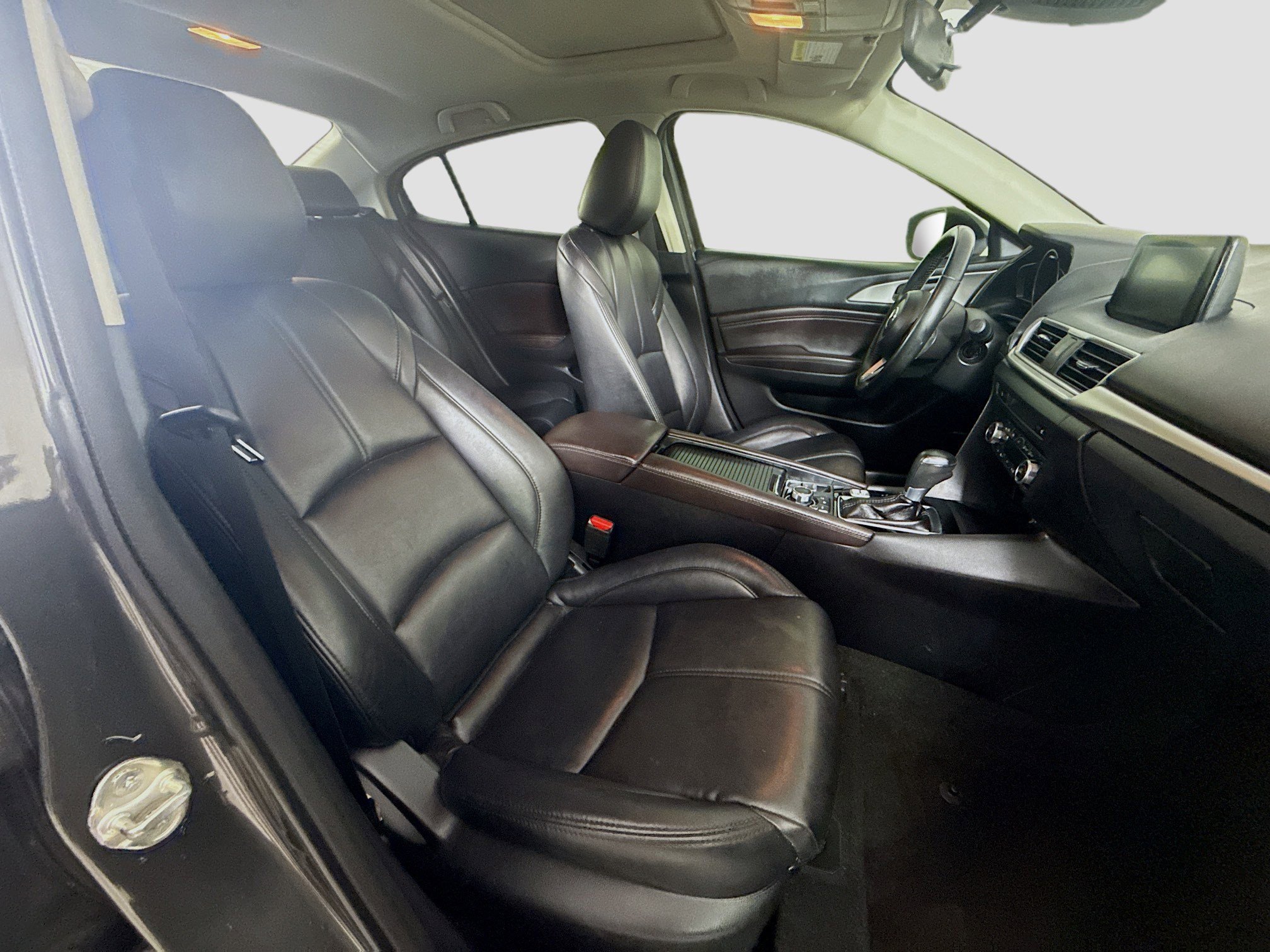 Used 2018 MAZDA MAZDA3 Touring image 29