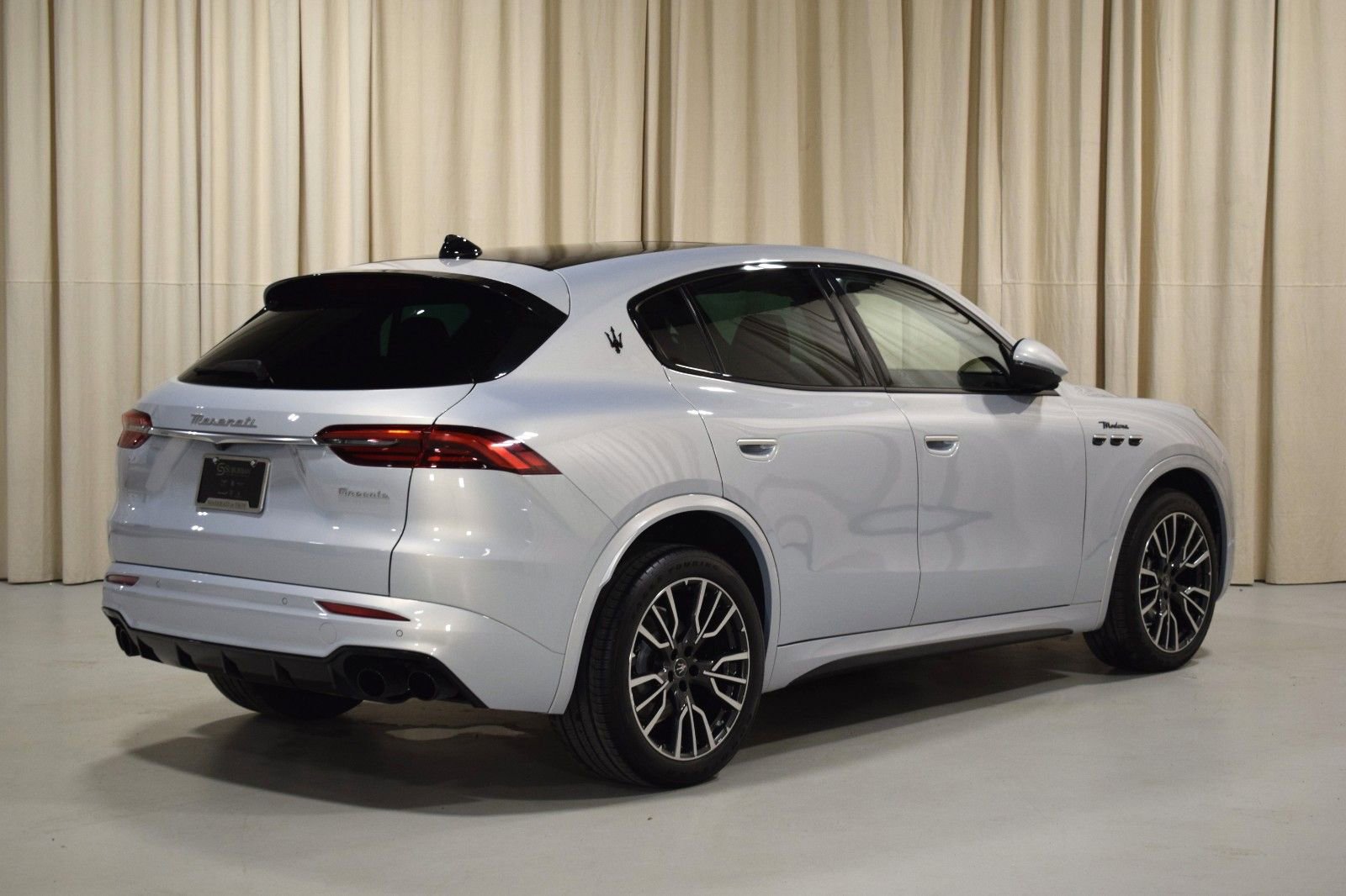 Used 2023 Maserati Grecale Modena AWD/4WD image 10