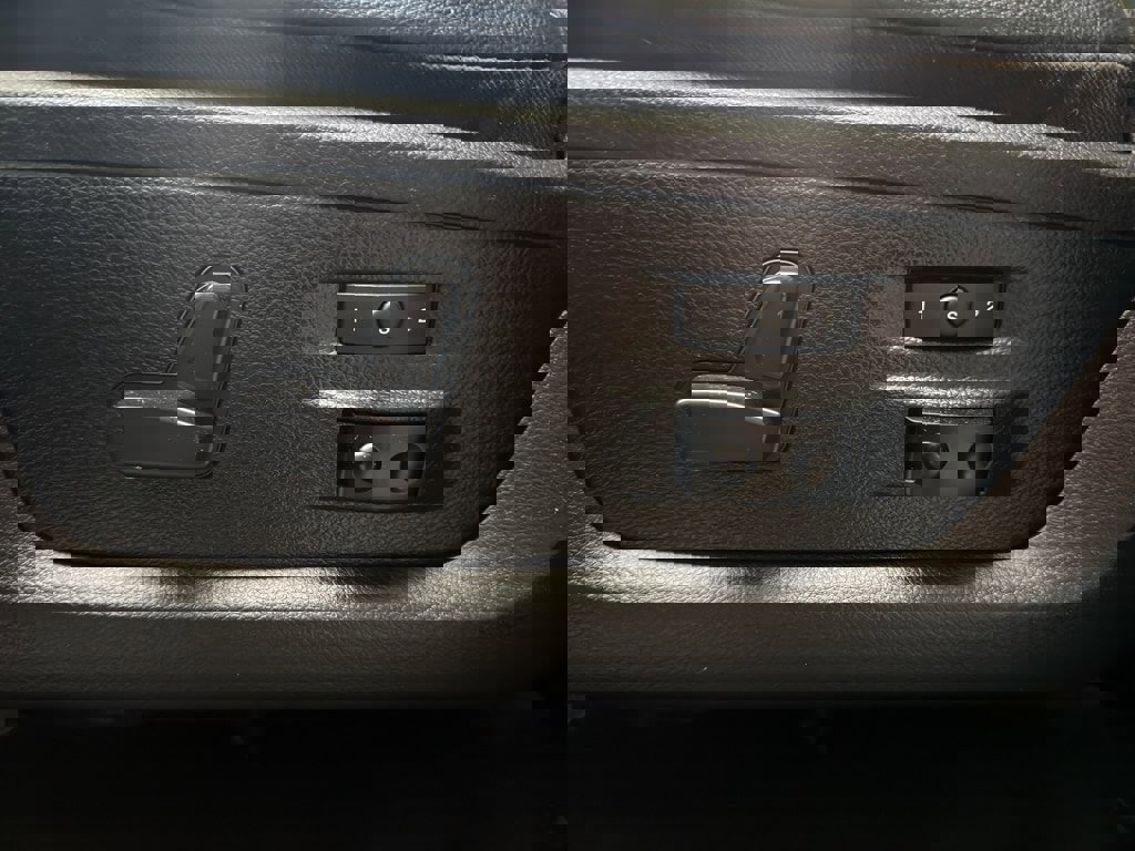 Used 2017 RAM 2500 Laramie w/ Convenience Group image 21