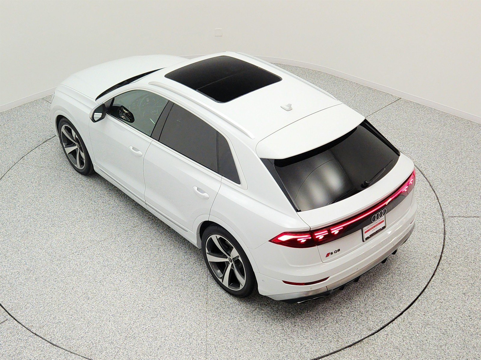 Used 2024 Audi SQ8 Prestige AWD/4WD image 28