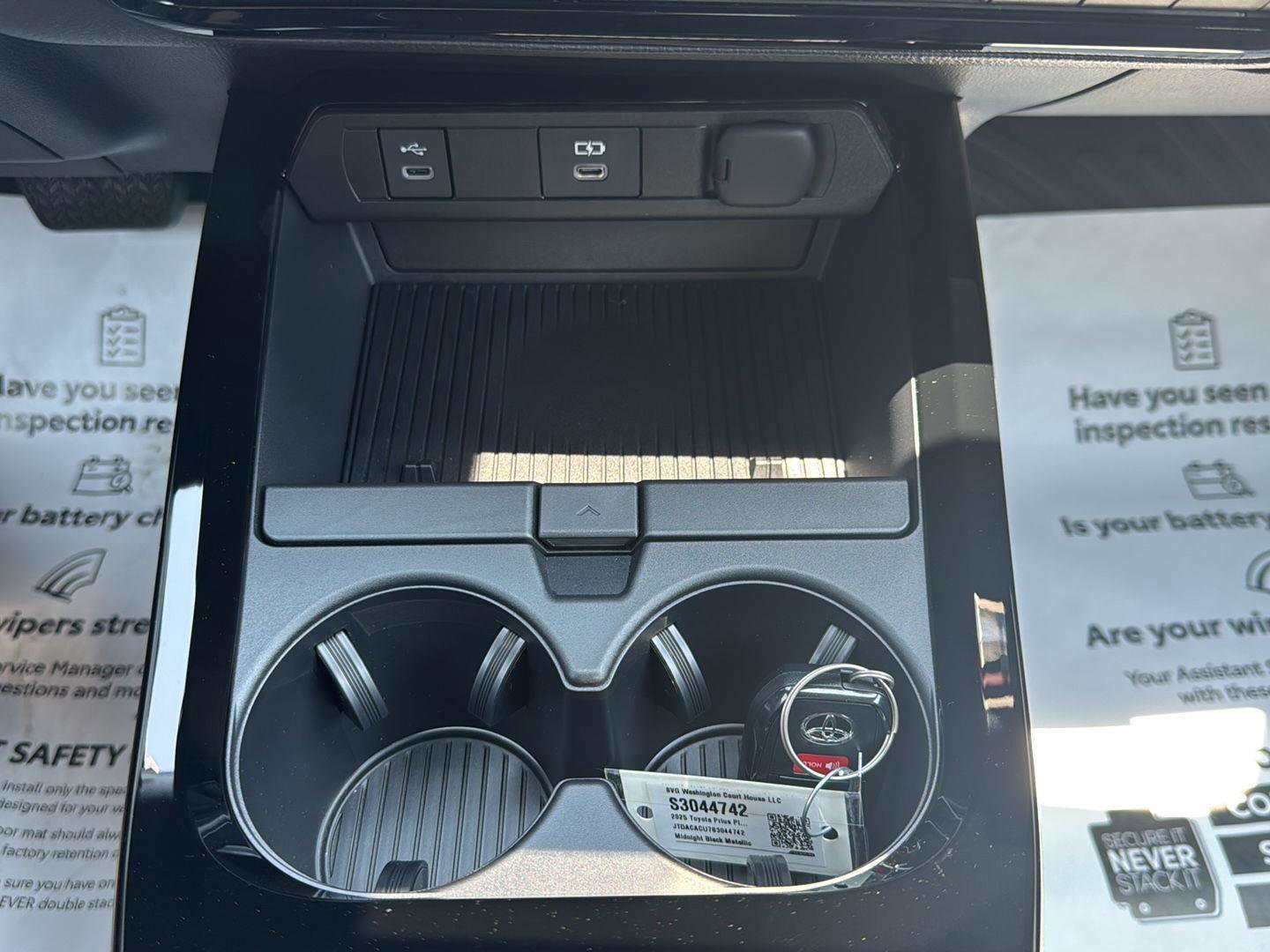 New 2025 Toyota Prius Plug-In Hybrid image 24