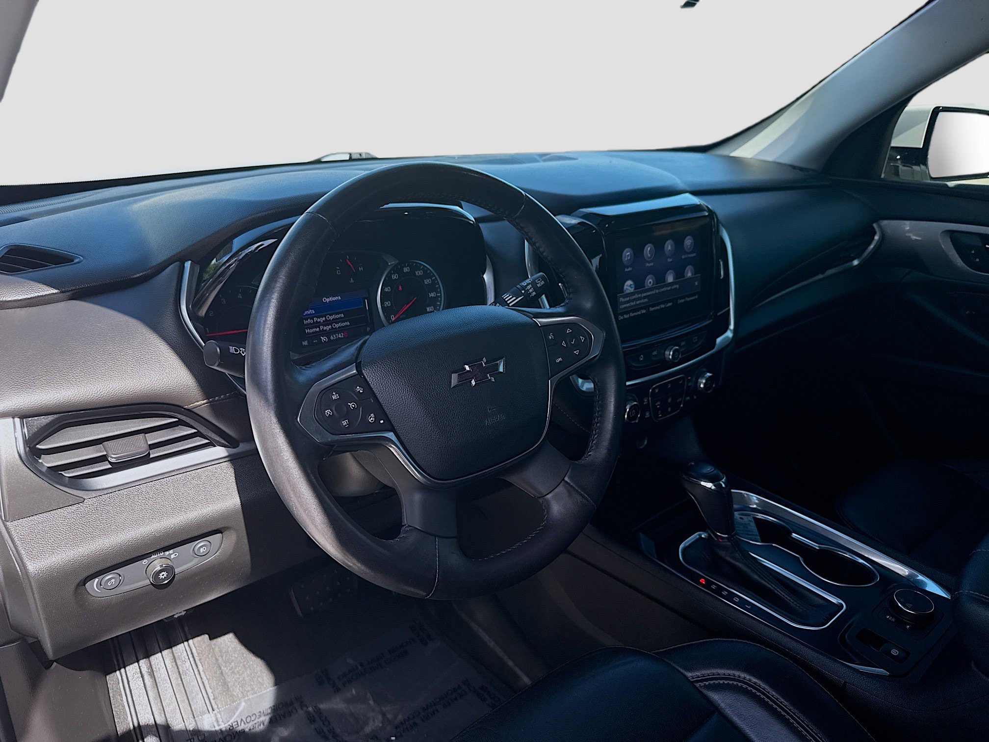 Used 2020 Chevrolet Traverse RS image 9