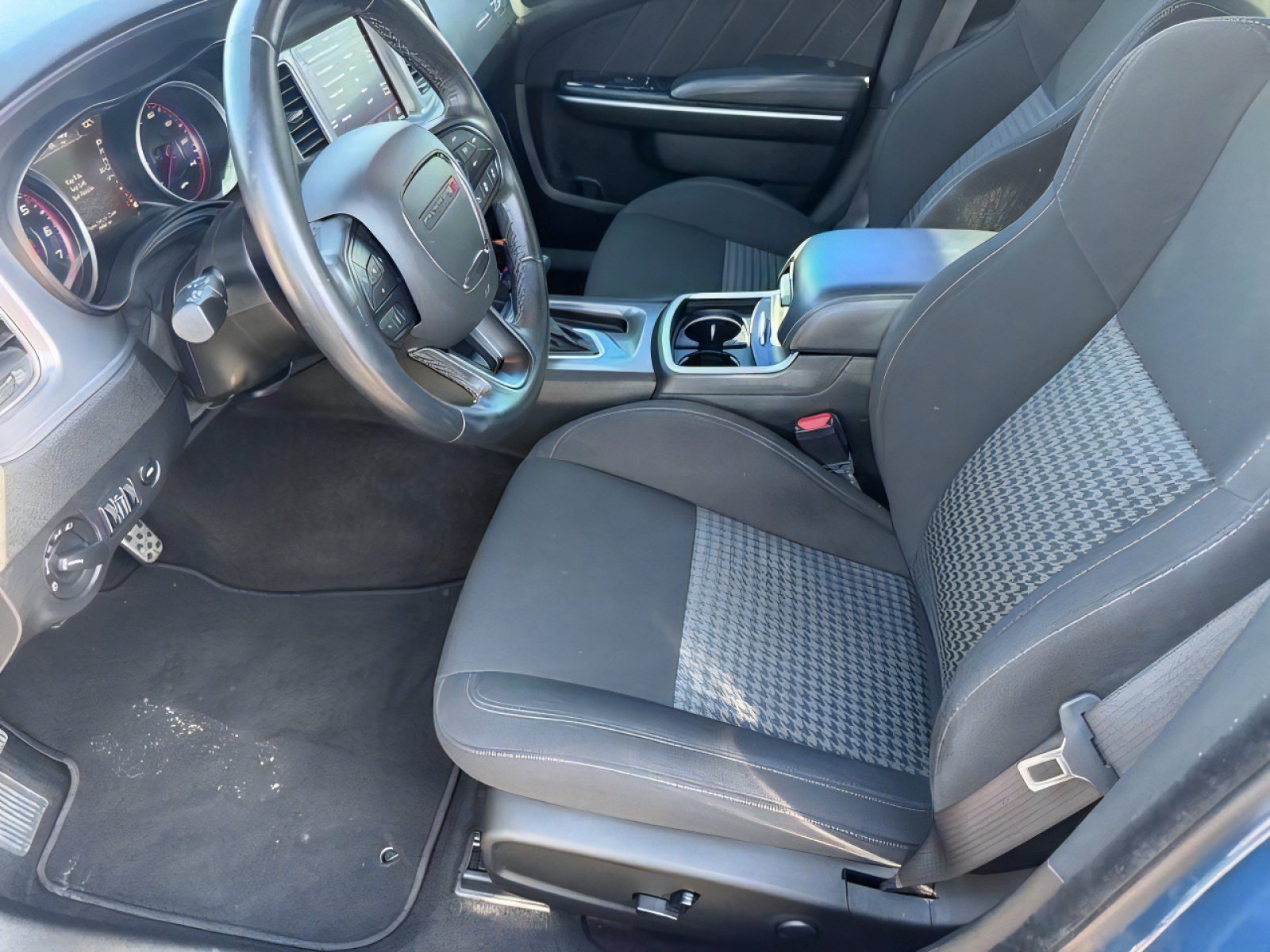 Used 2023 Dodge Charger GT w/ Navigation & Travel Group RWD image 15
