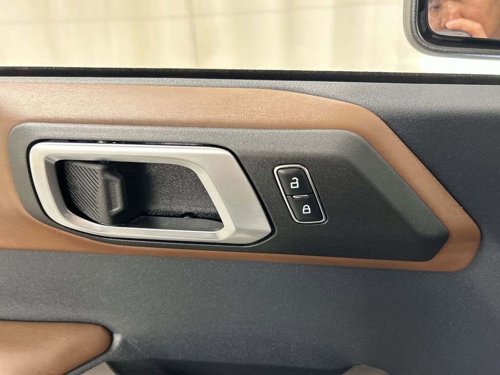 Used 2023 Ford Bronco Outer Banks w/ Sasquatch Package image 11