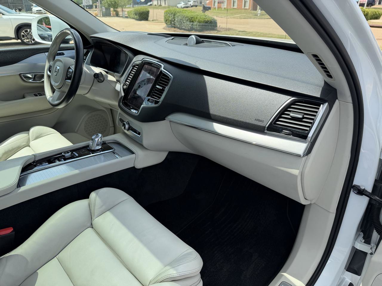 Used 2016 Volvo XC90 T8 Momentum w/ Vision Package AWD/4WD image 16