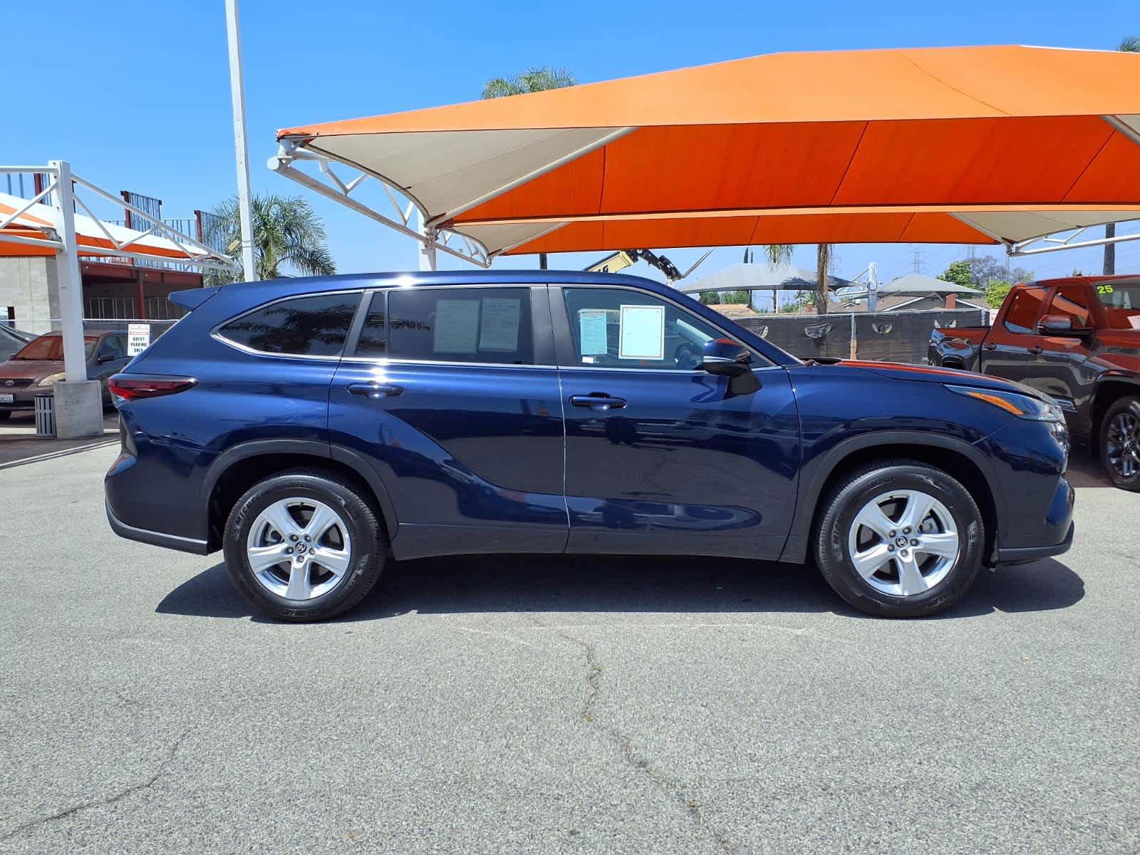 Certified 2025 Toyota Highlander LE FWD image 3