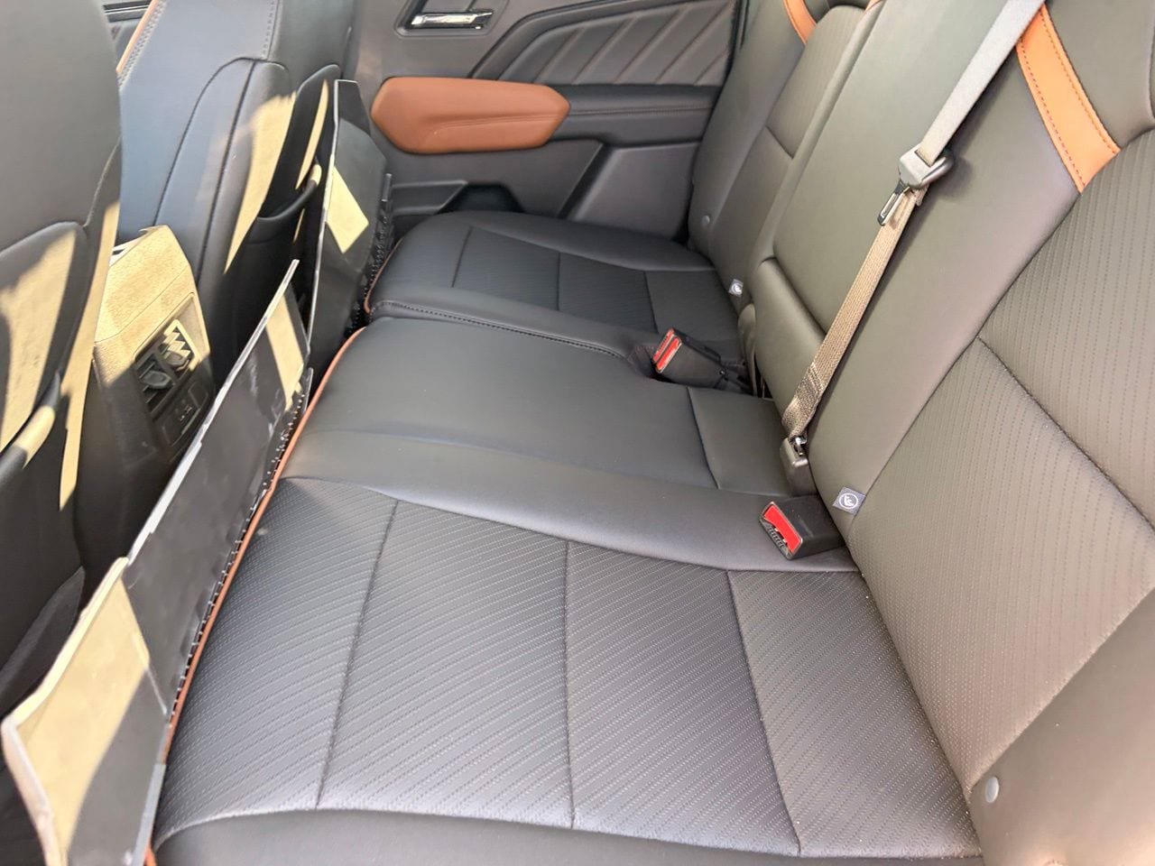 Used 2025 GMC Canyon AT4 w/ Nightfall Edition AWD/4WD image 17