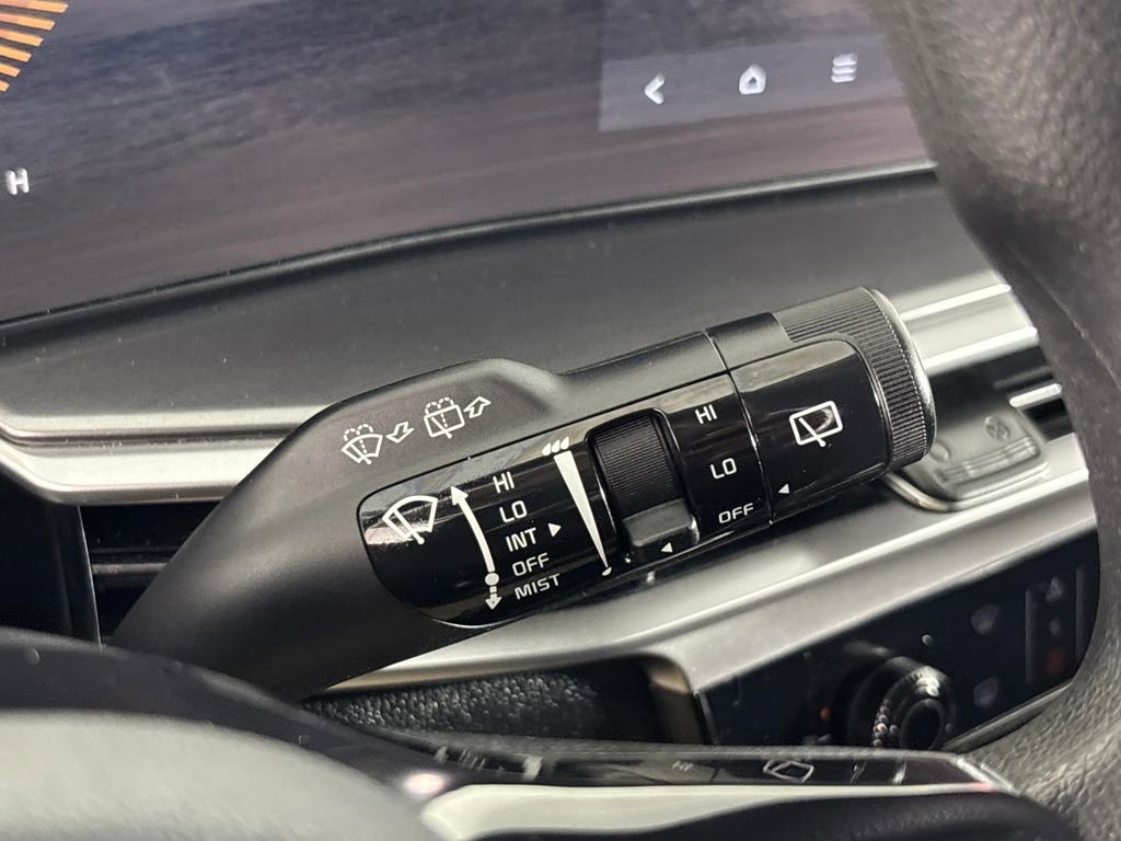 Used 2024 Kia Sorento LX image 15