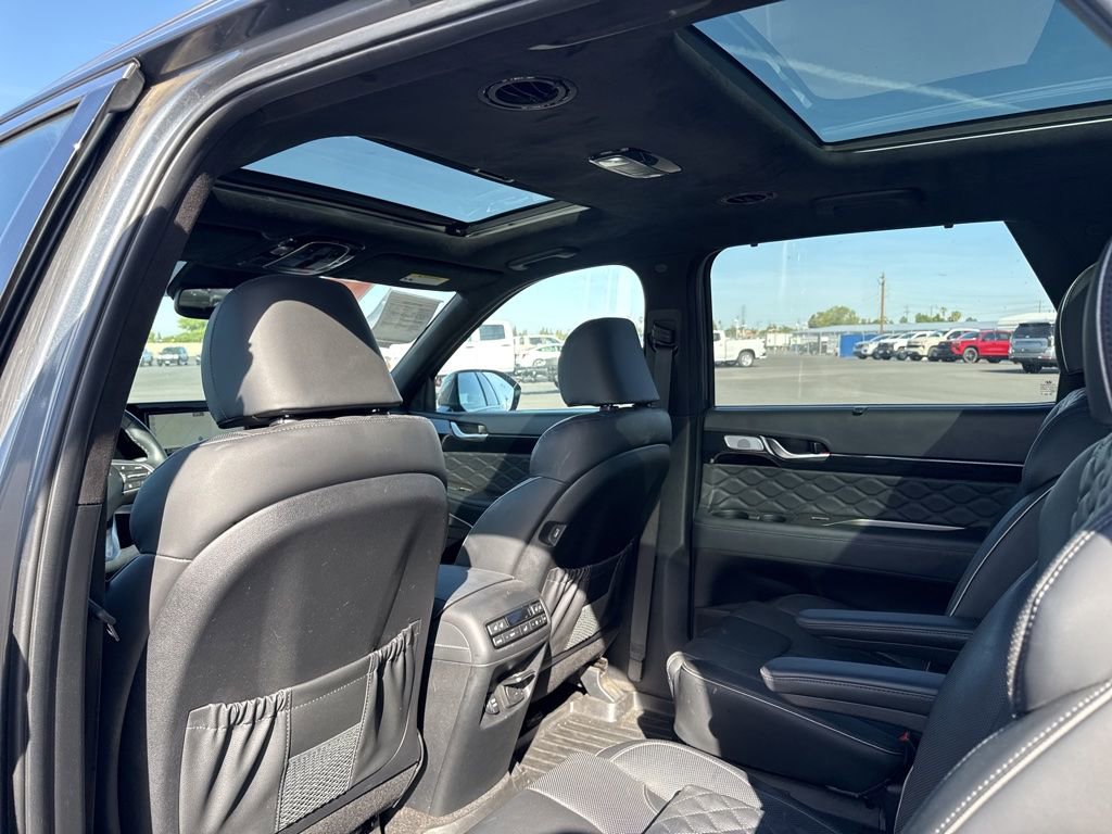 Used 2022 Hyundai Palisade Calligraphy image 17