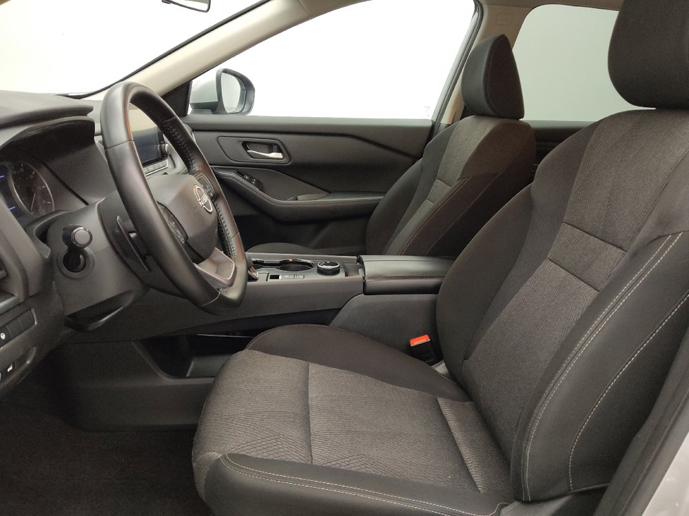 Used 2025 Nissan Rogue SV AWD/4WD image 17