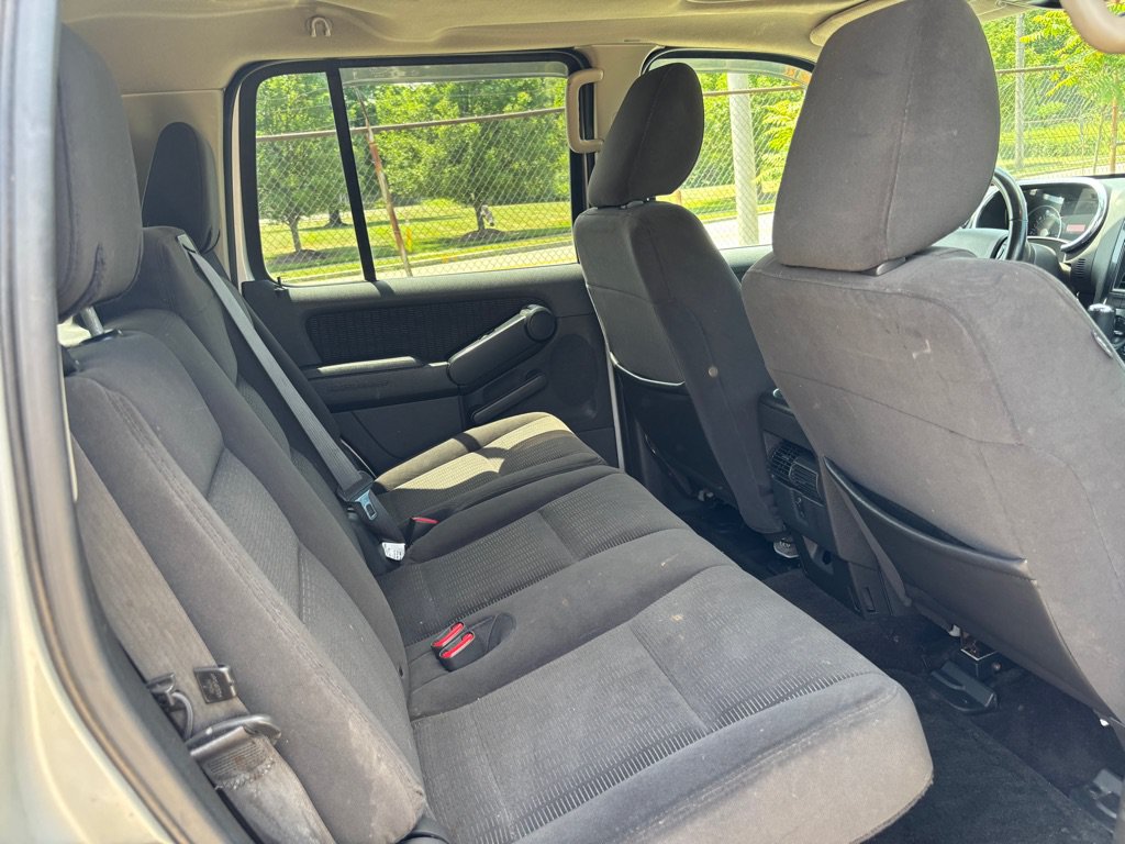 Used 2009 Ford Explorer XLT AWD/4WD image 12