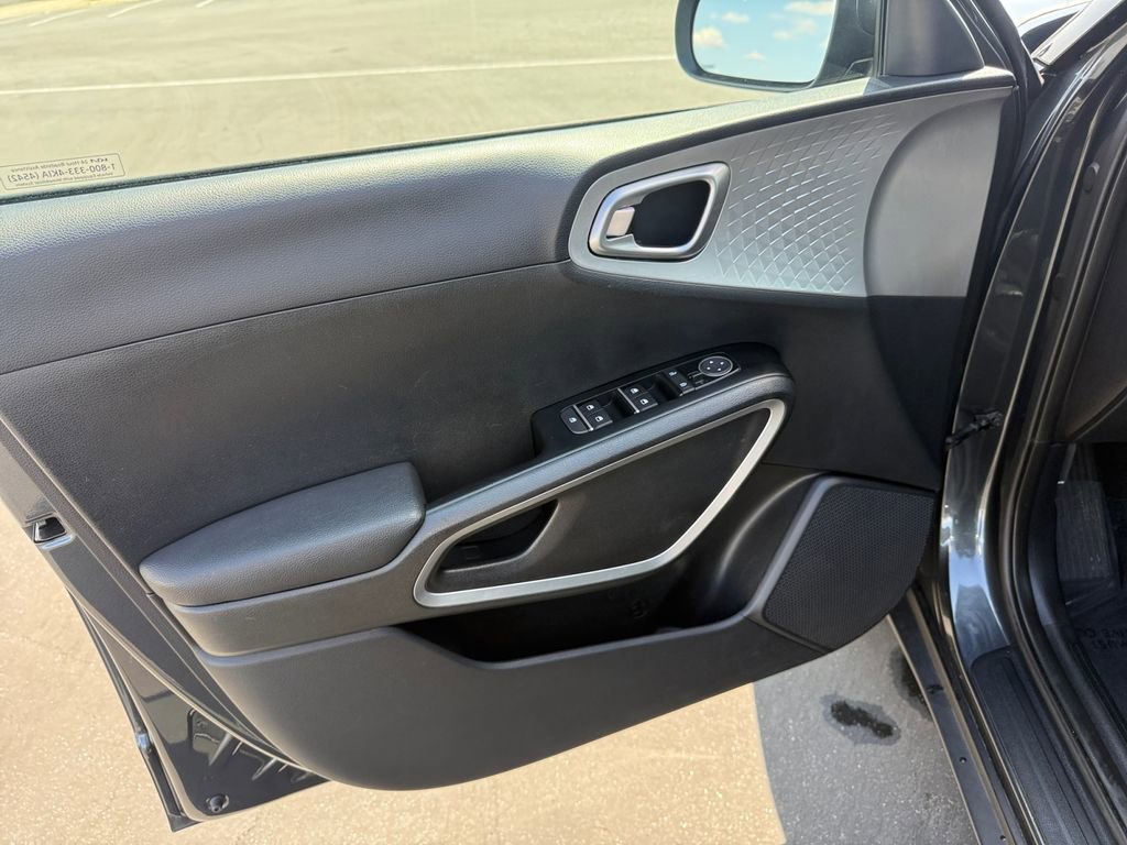 Used 2024 Kia Soul LX w/ Option Group 015 image 11