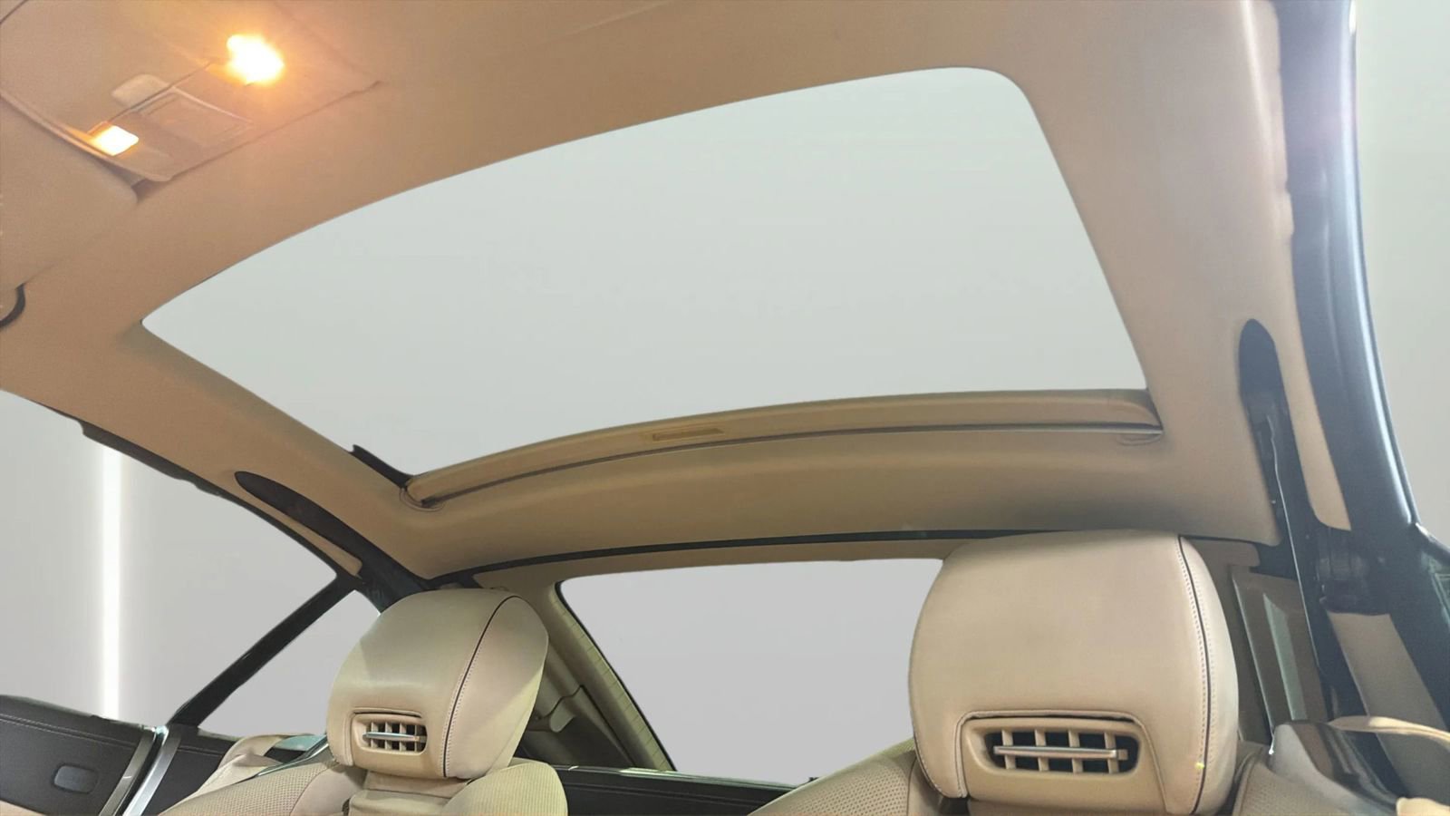Used 2014 Mercedes-Benz SL 550 image 25