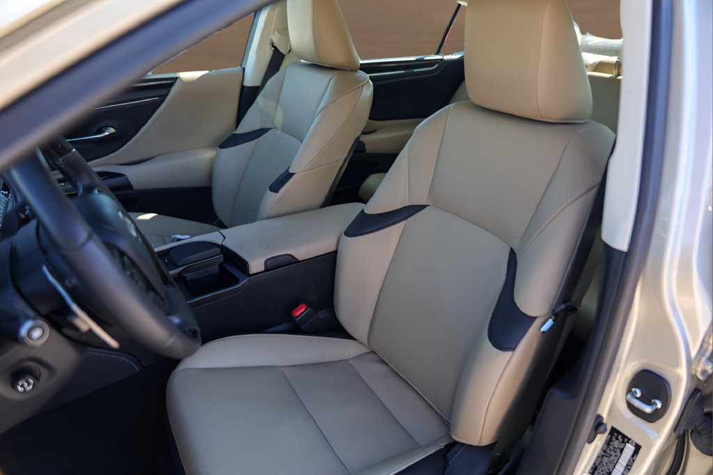 Used 2021 Lexus ES 300h w/ Premium Package FWD image 7