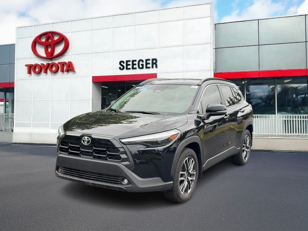 Used 2026 Toyota Corolla Cross XLE w/ Convenience Package FWD image 11