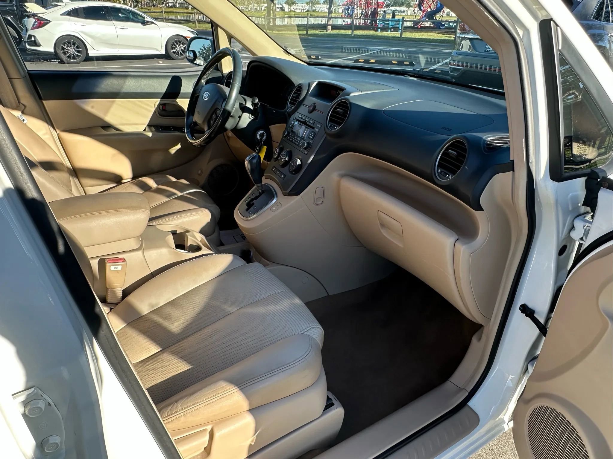 Used 2007 Kia Rondo EX w/ Premium Pkg image 23