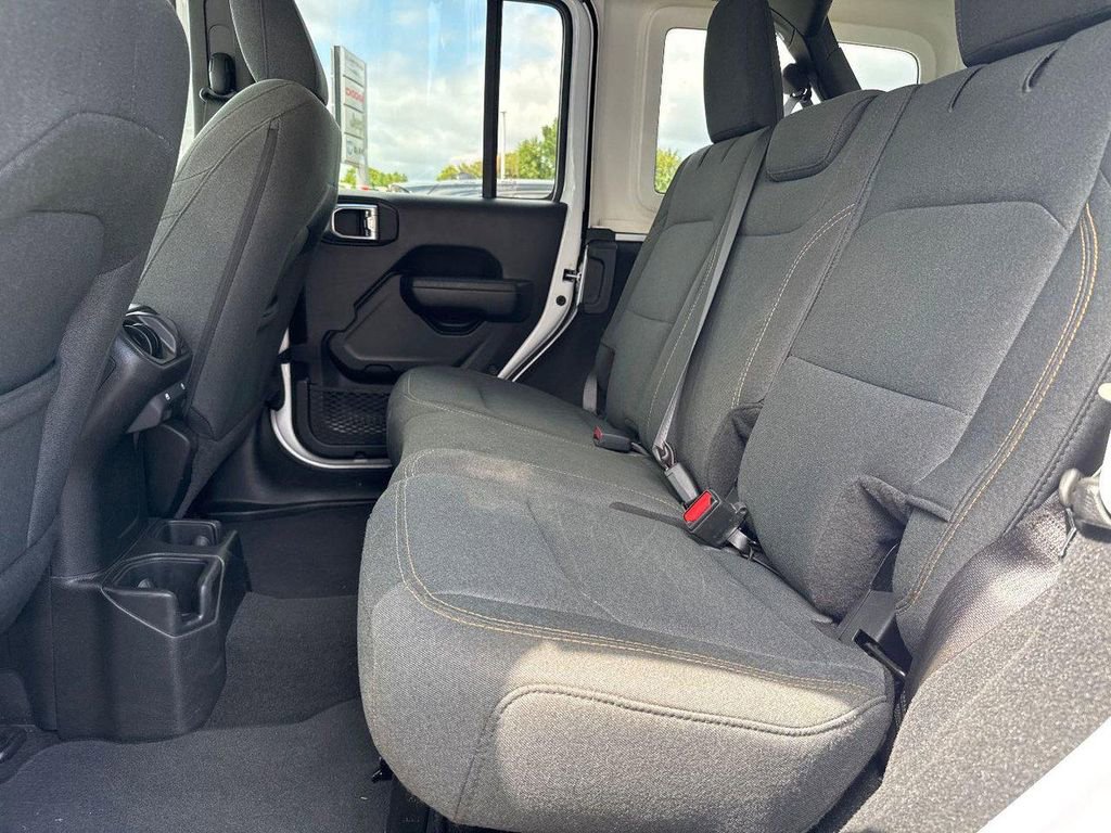 Used 2024 Jeep Wrangler Sport S image 10