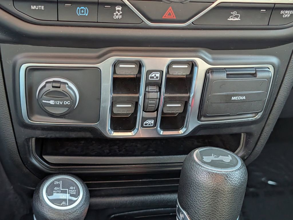 Used 2023 Jeep Wrangler Unlimited w/ Cold Weather Group image 43