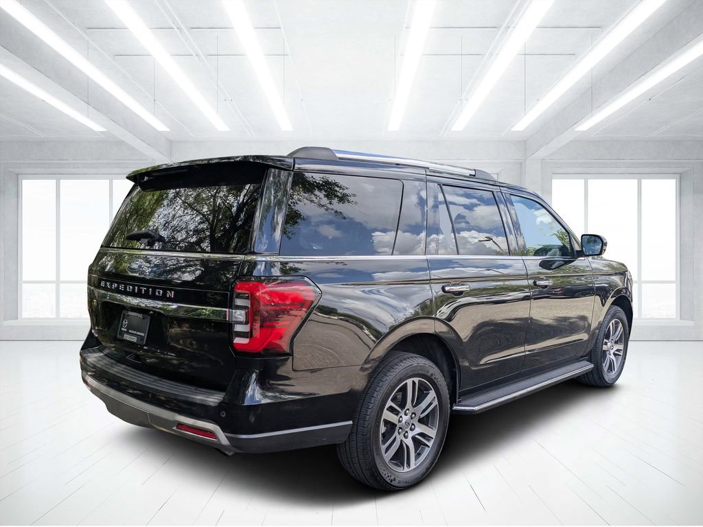 Used 2022 Ford Expedition Limited image 3