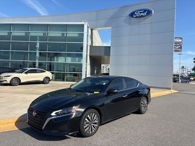 Used 2024 Nissan Altima 2.5 SV