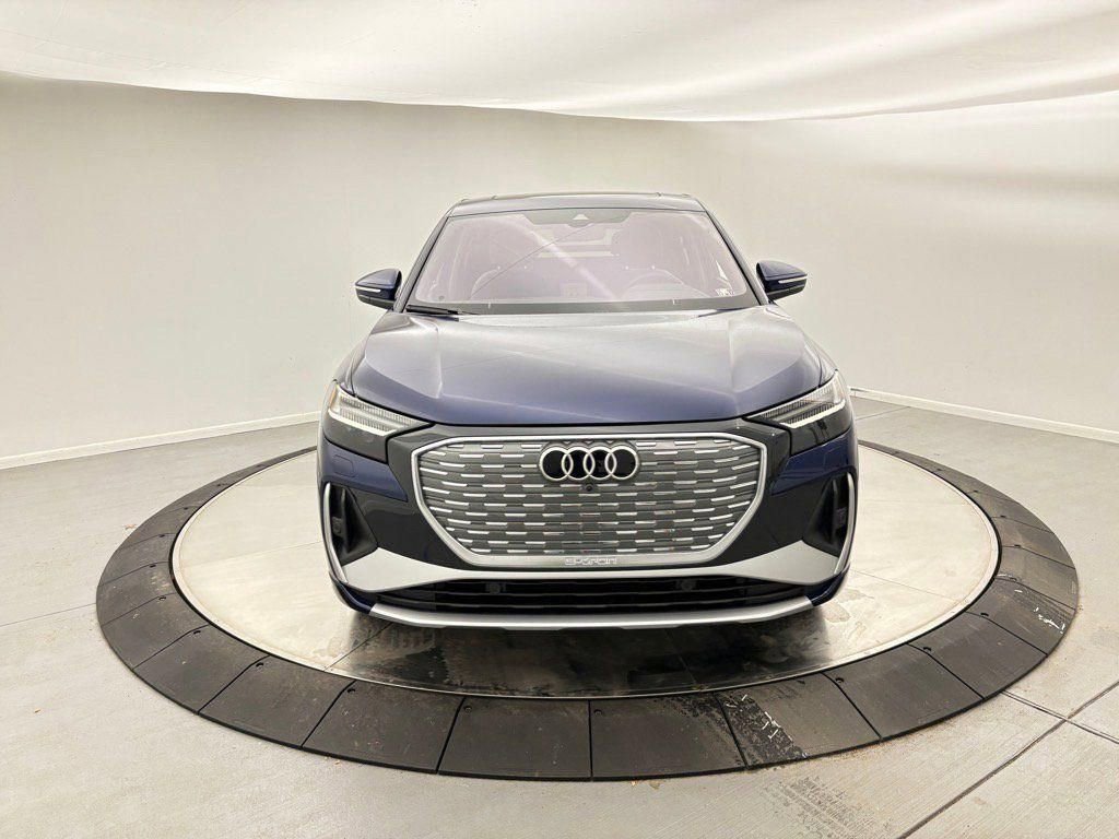 New 2025 Audi Q4 e-tron Prestige image 4