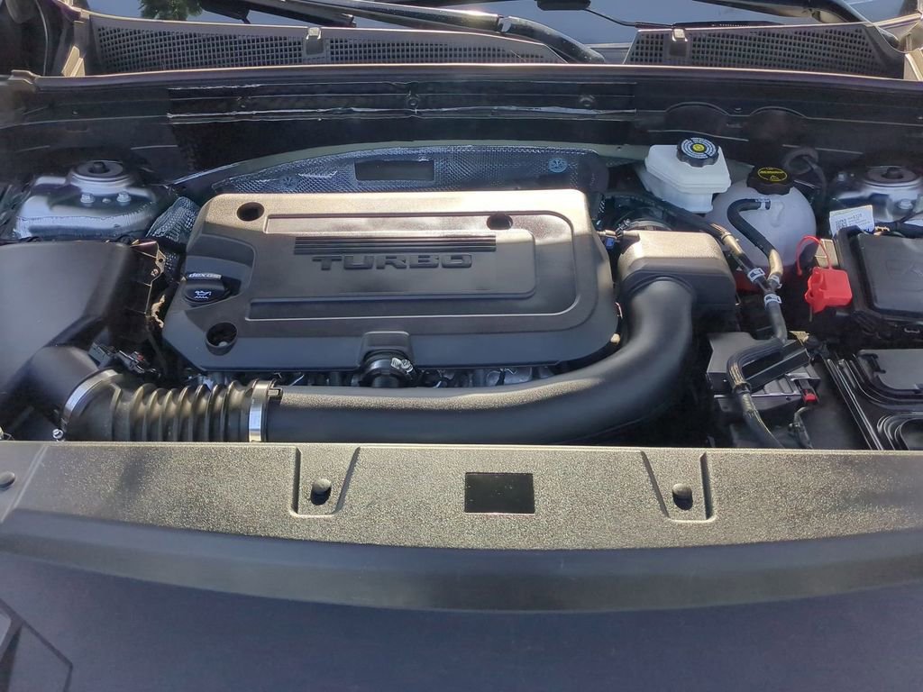 Used 2021 Buick Envision Avenir w/ Technology Package II FWD image 34