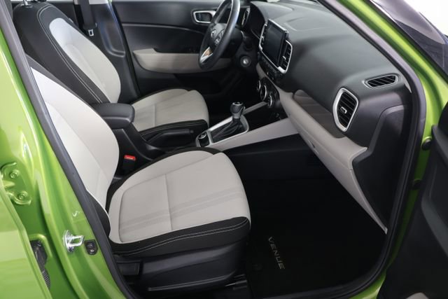 Used 2023 Hyundai Venue SEL w/ Cargo Package image 21