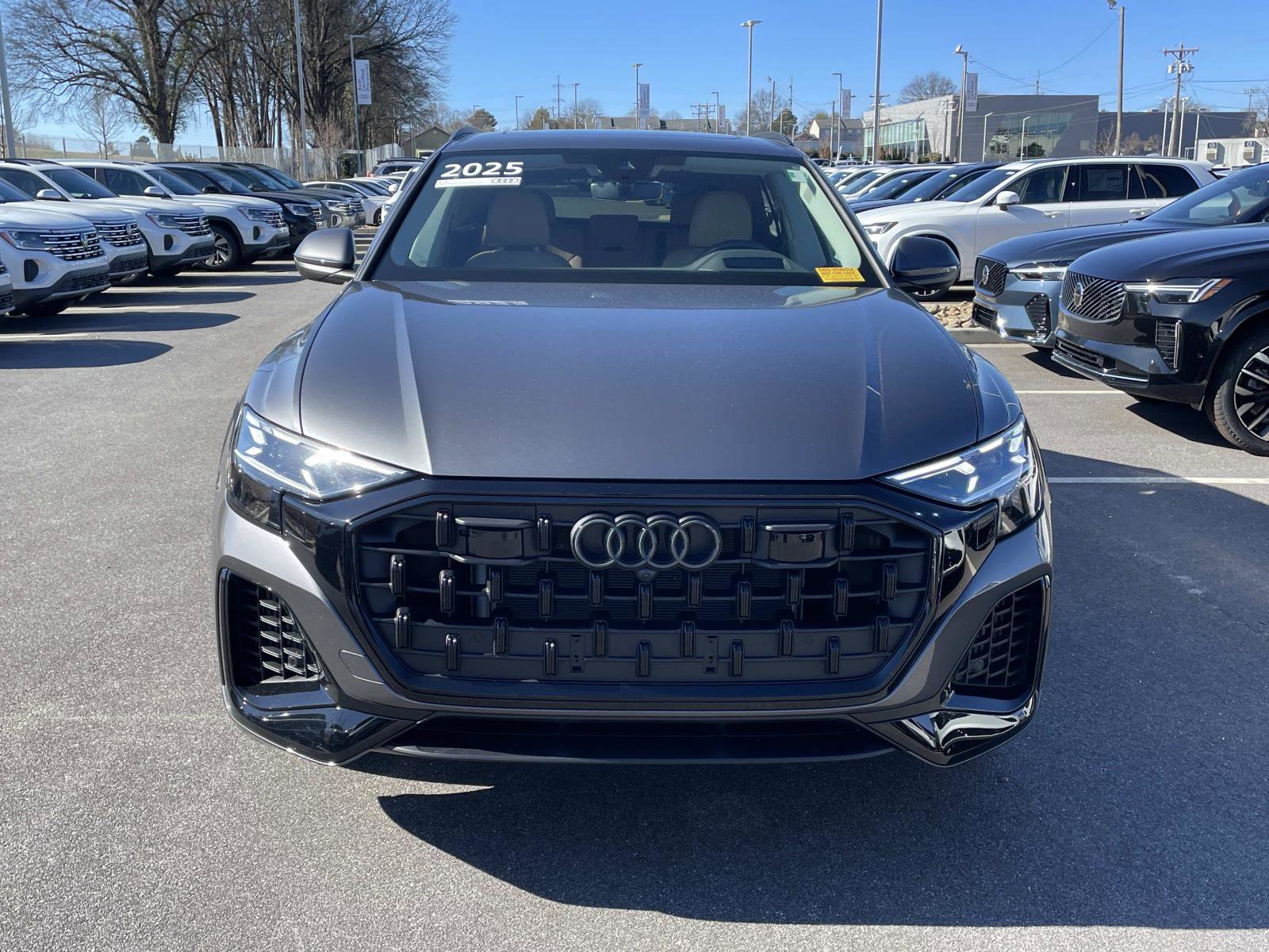 Used 2025 Audi Q8 Prestige w/ Prestige Package image 2